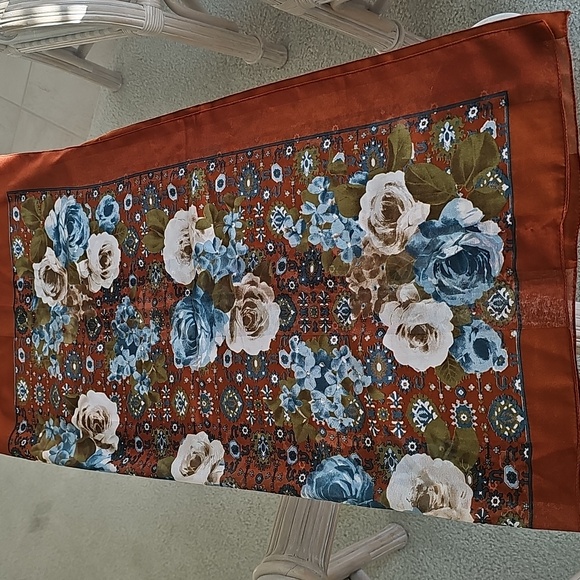 Vintage Square Floral Design Scarf - Picture 3 of 12
